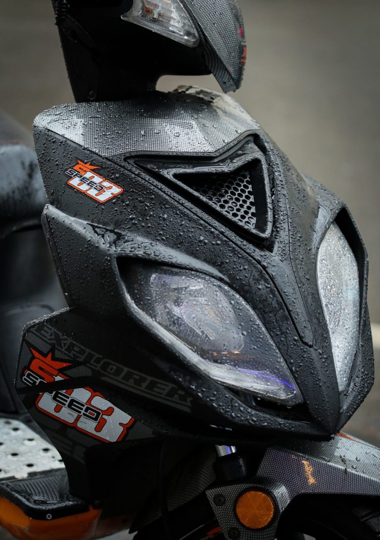 2TaktGarage Krefeld Motorroller Service: ersatzteile, Inspektionen und vieles mehr Motorroller in schwarz